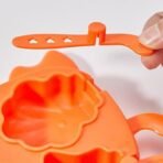 Crab-Shaped Silicone Ice Cream Popsicle Mold Fun, Child-Friendly Ice Box for Homemade Treats for Making Popsicles, Ice Cream, and Frozen Delights (1 PC) - Image 3
